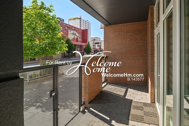 255 N Sierra St in Reno, NV - Foto de edificio - Building Photo
