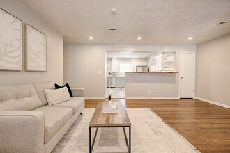 1332 Kansas St in Norman, OK - Building Photo - Building Photo