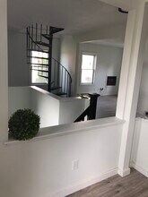 41 School St, Unit 2 in Lowell, MA - Foto de edificio - Building Photo