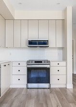 45505-45505 Campus Dr in Chilliwack, BC - Building Photo - Building Photo