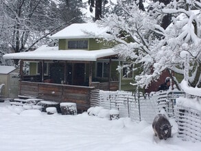 5535 NE Prescott St, Unit Unit B in Portland, OR - Foto de edificio - Building Photo