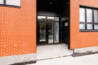 5758 Beaulieu Rue in Montréal, QC - Building Photo - Building Photo