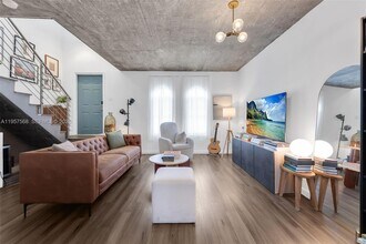 5265 NW 112th Ave in Doral, FL - Building Photo - Building Photo