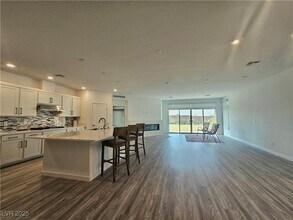 6516 Twin Brks Ave in Las Vegas, NV - Building Photo - Building Photo