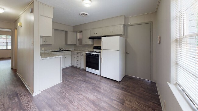 2702 Bolivar St in Denton, TX - Building Photo - Building Photo