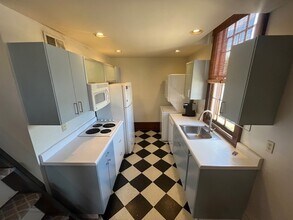 4807 Magazine St, Unit Rear in New Orleans, LA - Foto de edificio - Building Photo