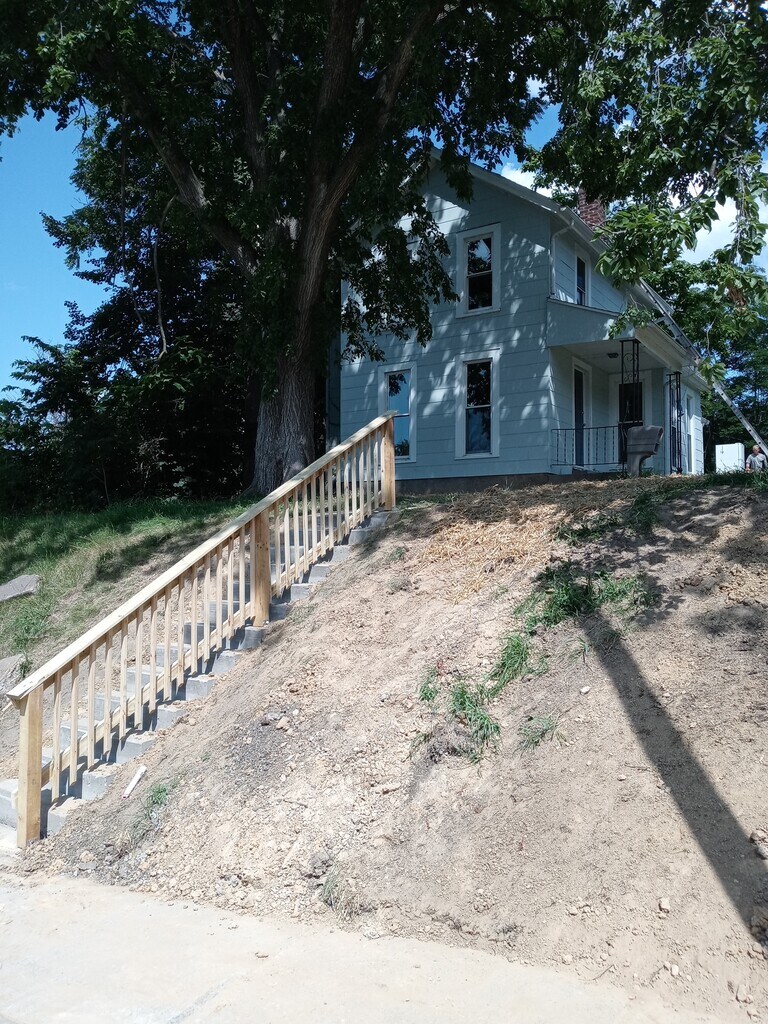 1405 College Ave Davenport, IA Rental Homes and Apartments for Rent
