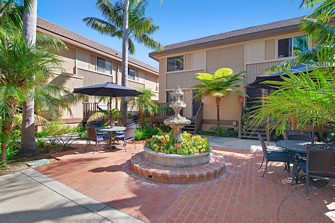 6707 Thornwood St in San Diego, CA - Building Photo