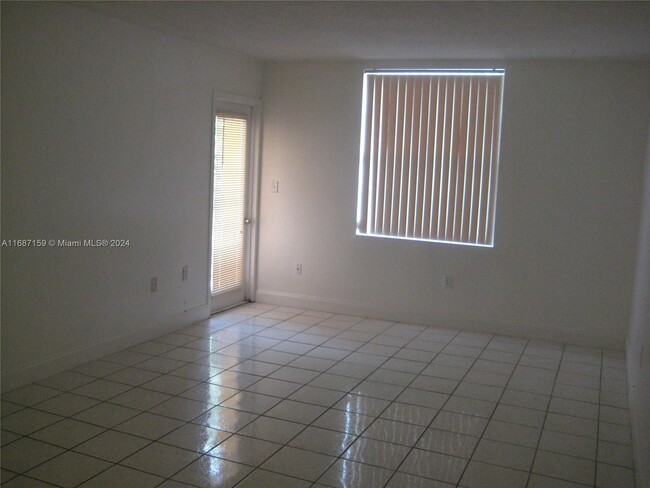 5665 W 20th Ave in Hialeah, FL - Building Photo - Building Photo