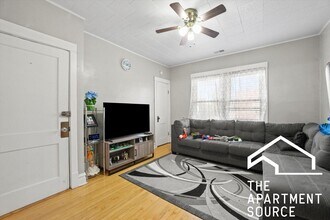 4135 W Henderson St in Chicago, IL - Building Photo - Building Photo