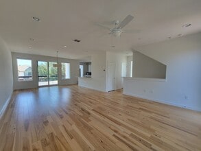 102 Tendick St in San Antonio, TX - Building Photo - Building Photo
