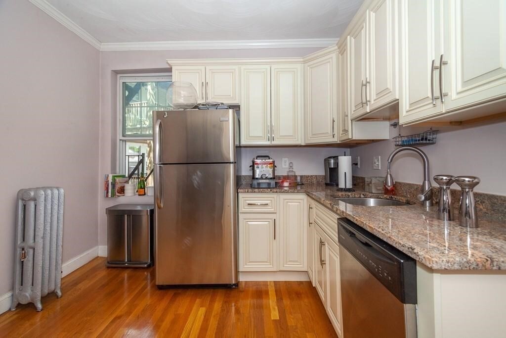 1746 Commonwealth Ave, Unit 4 in Boston, MA - Building Photo