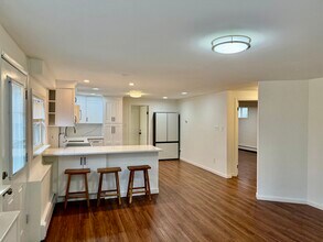 59 Longdale Rd, Unit 1 in Mahopac, NY - Foto de edificio - Building Photo