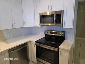 473 SW Eyerly Ave in Port St. Lucie, FL - Building Photo - Building Photo