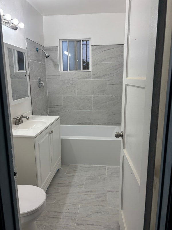 1020 S Exmoor Ave in Compton, CA - Building Photo - Building Photo