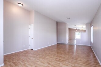 14067 W Two Guns Trail in Surprise, AZ - Building Photo - Building Photo