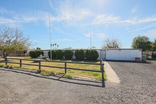 6659 W Carol Ann Way in Glendale, AZ - Building Photo