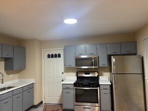 1316 Monroe St in Lake In The Hills, IL - Building Photo - Building Photo