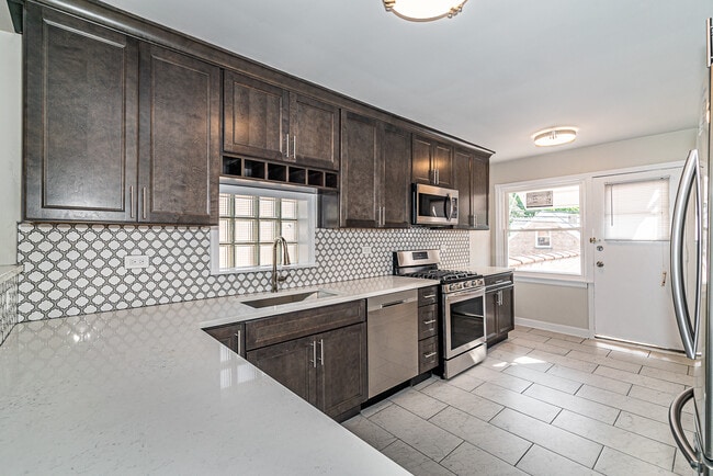 4207 Main St in Skokie, IL - Building Photo - Building Photo