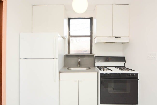 529 N Claremont Ave, Unit J05P in Chicago, IL - Foto de edificio - Building Photo