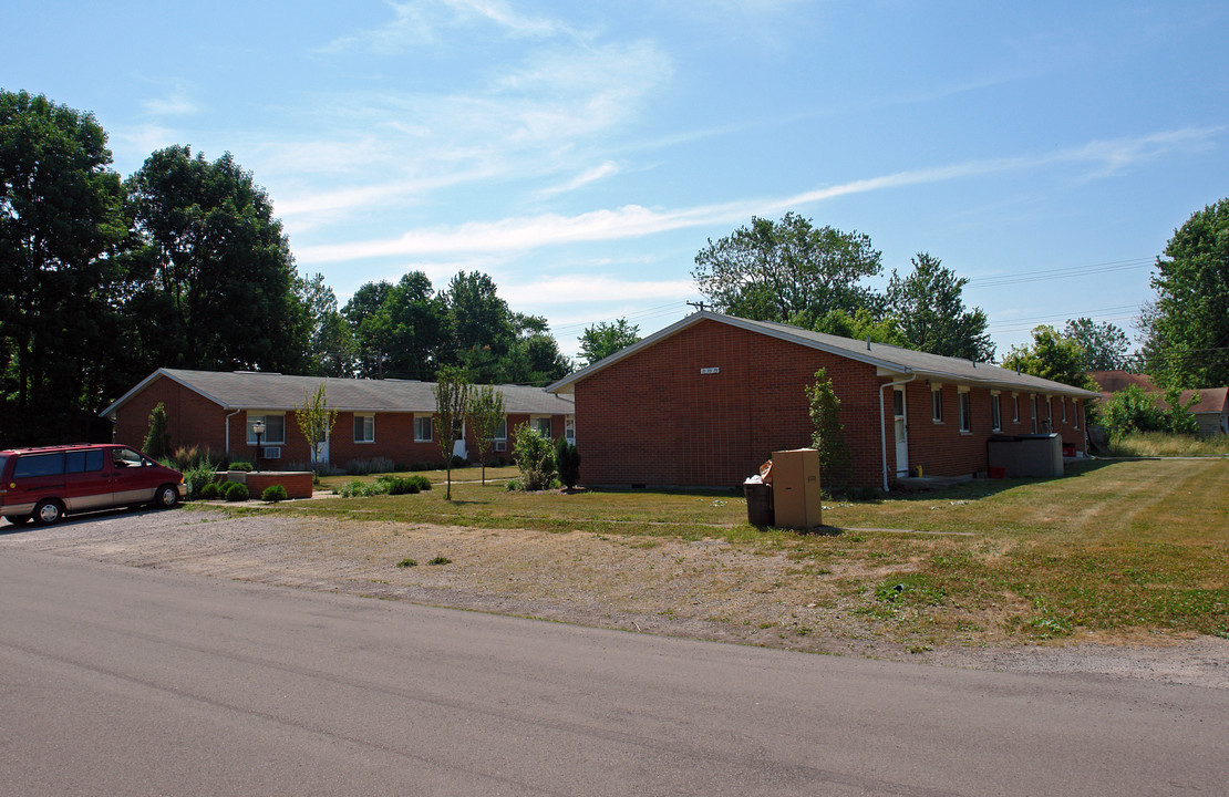 63 Elm St in Cedarville, OH - Building Photo