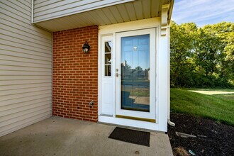 1156 Bay Harbor Cir in Dayton, OH - Building Photo - Building Photo