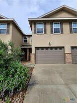 324 Untermaier St in New Braunfels, TX - Building Photo