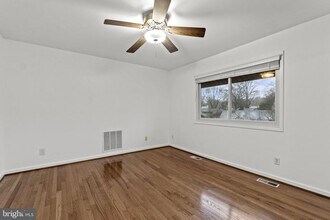 7005 Brookington Ct in Alexandria, VA - Building Photo - Building Photo