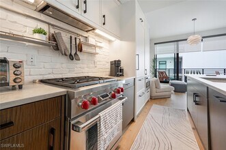 850 Central Ave in Naples, FL - Foto de edificio - Building Photo