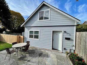7337 27th Ave NW-Unit -DADU in Seattle, WA - Building Photo - Building Photo