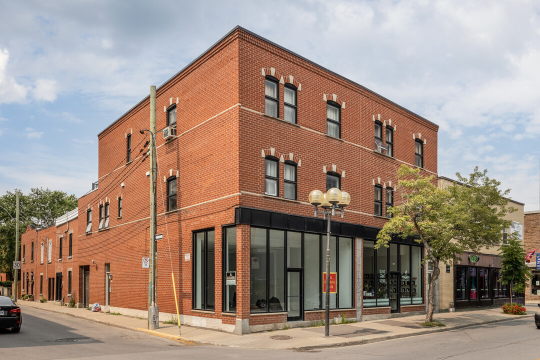 4417 Notre-Dame O in Montréal, QC - Building Photo