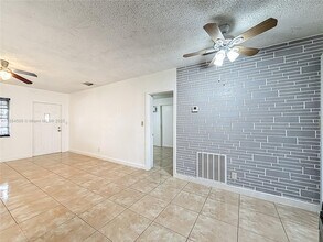 6705 Raleigh St in Hollywood, FL - Building Photo - Building Photo