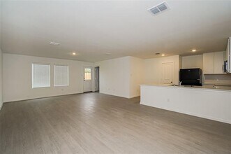 1129 Tufted Dr in Crowley, TX - Foto de edificio - Building Photo