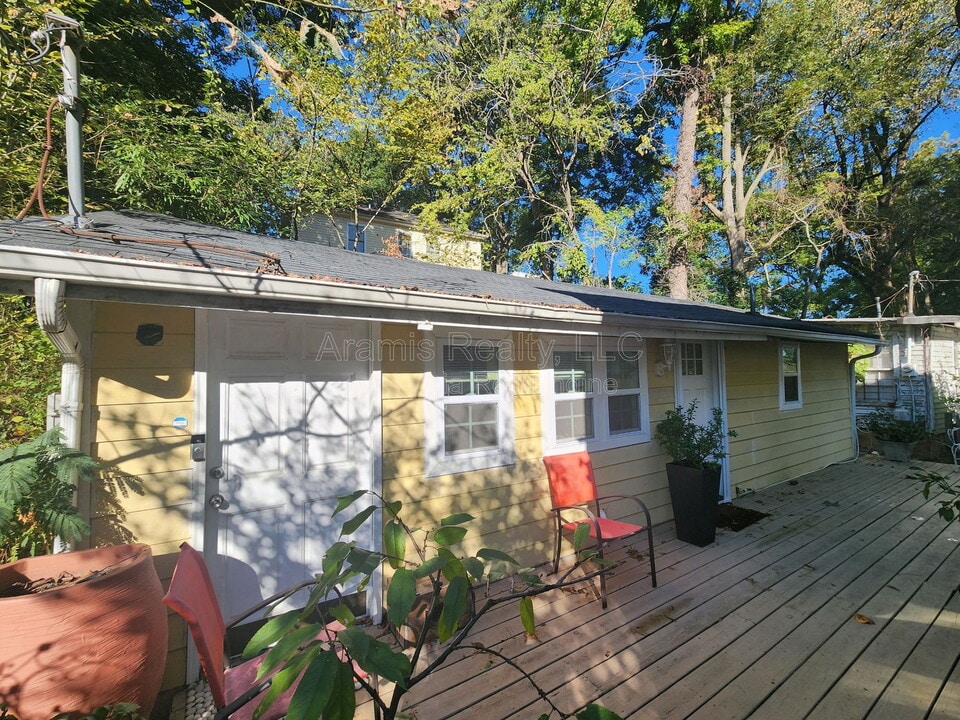 1064 Curran St NW in Atlanta, GA - Building Photo