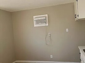 317 S Broadway, Unit B in Blythe, CA - Building Photo