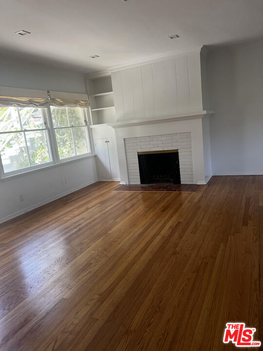 130 S Bowling Green Way in Los Angeles, CA - Building Photo - Building Photo