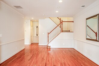 513 Rosebush Ln in Rockville, MD - Building Photo - Building Photo