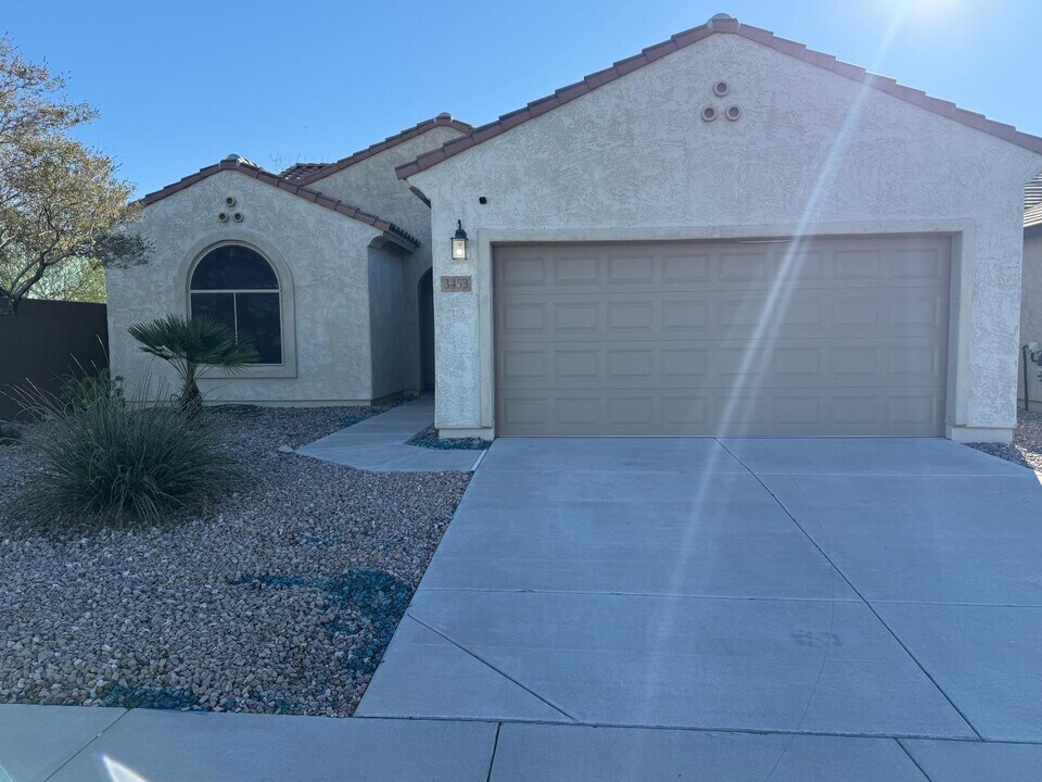 3453 N San Marin Dr in Florence, AZ - Building Photo
