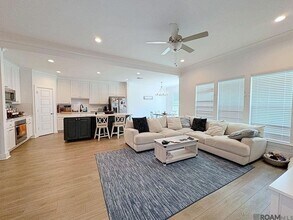 9228 Southlawn Dr in Baton Rouge, LA - Building Photo - Building Photo
