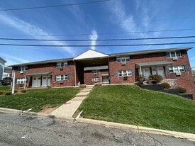 216 Mary St in Hackensack, NJ - Building Photo