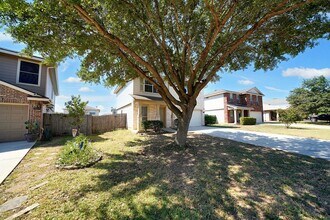 9054 Clearwood Pth in Universal City, TX - Building Photo - Building Photo