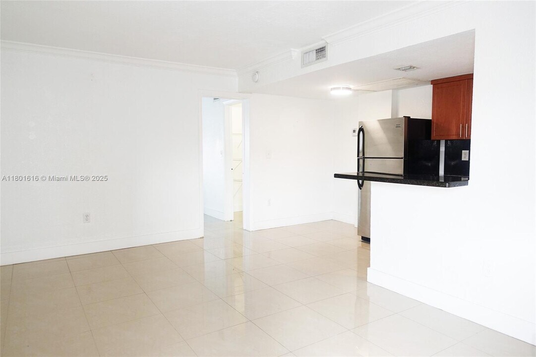 3901 SW 112th Ave, Unit 17 in Miami, FL - Building Photo