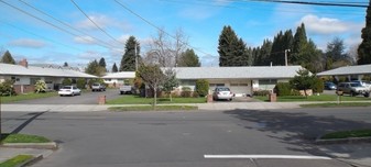 1241 SE Walnut St in Hillsboro, OR - Building Photo