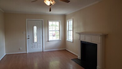 1326 W 6th St in Freeport, TX - Building Photo - Building Photo