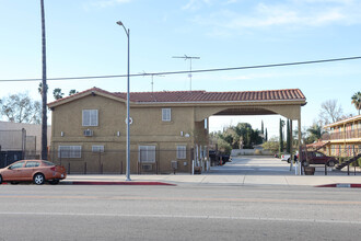 Micasa Apartments in Sylmar, CA - Building Photo - Building Photo