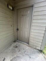 4004 Village Creek Dr in Columbia, SC - Building Photo