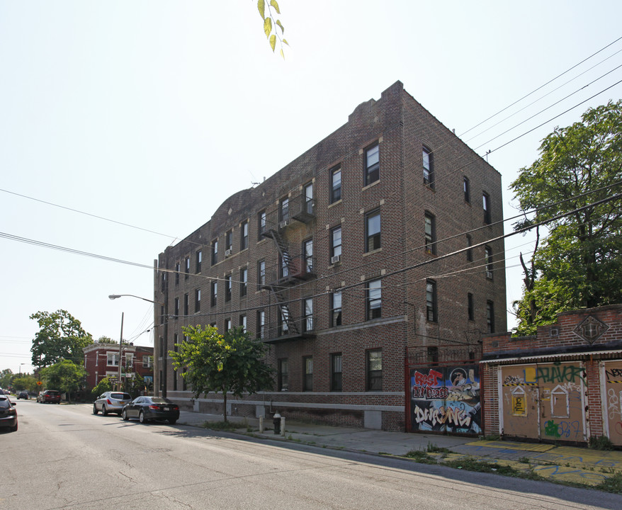 324 Bradford St in Brooklyn, NY - Building Photo