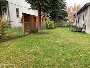2422 Glacier St in Anchorage, AK - Building Photo - Building Photo
