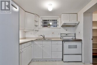 99 Dewey Dr in Toronto, ON - Building Photo - Building Photo