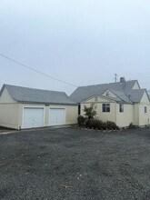 29133 Milliron Rd in Junction City, OR - Building Photo - Building Photo